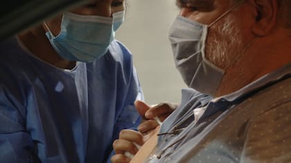 El nuevo vacunatorio funciona en Costa Salguero