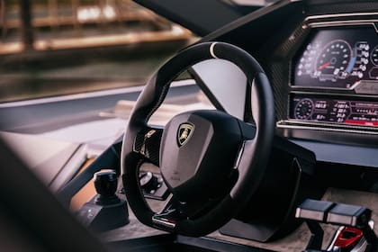 El nuevo yate 63 de Lamborghini acaba de llegar a Miami