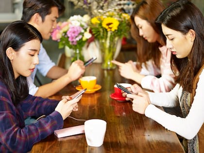 El número de estudiantes asiáticos que ingresó a EE.UU. disminuyó un 24% en relación con el año pasado