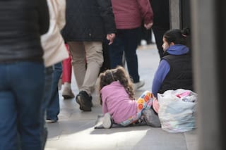 Endurecen el protocolo para los niños que viven en la calle: la Ciudad interviene y la Justicia puede separarlos de sus padres