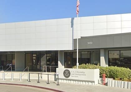 El NVC se encarga de crear los casos y procesar las visas tras la solicitud del Uscis