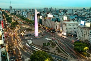 El ícono porteño celebra sus 90 años con observaciones desde su mirador, rock y mapping 3D