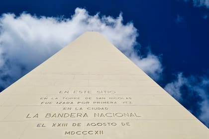 El Obelisco fue construido en solo nueve semanas