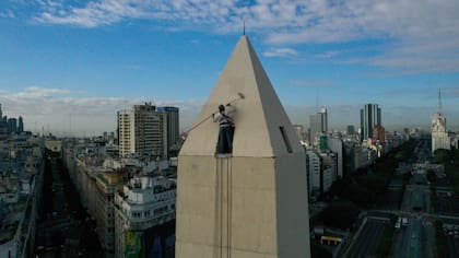 El Obelisco fue restaurado para su cumpleaños 85