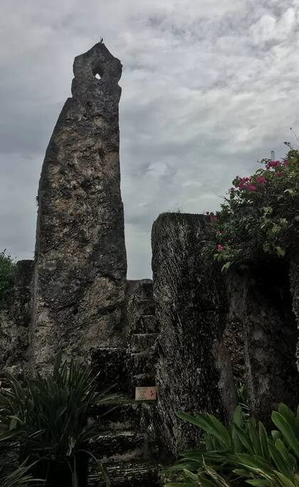 El obelisco fue una de las piezas más pesadas que Leedskalnin construyó (Crédito: BBC Mundo)