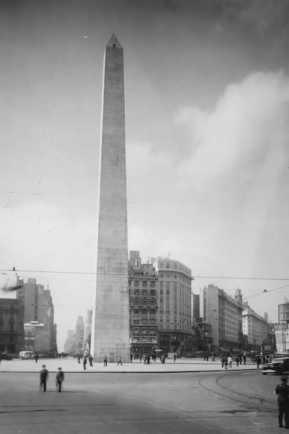 El Obelisco fue calificado como "tachuela monumental"