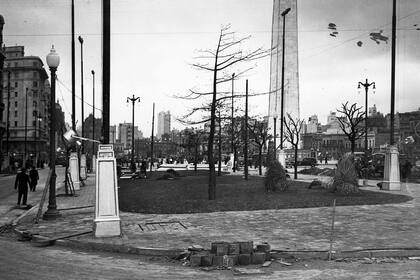 El Obelisco porteño, el 9 de octubre de 1937.