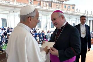 Los obispos argentinos invitaron formalmente al papa León XIV a visitar “la tierra de Francisco”