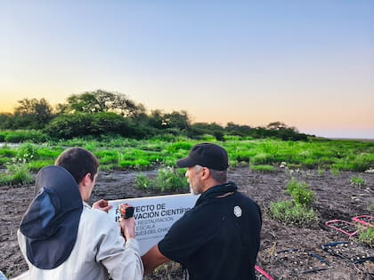 El objetivo concreto de la compañía es reforestar y enriquecer 13 hectáreas con la dispersión aérea de semillas, que representarán 8000 árboles nativos mediante técnicas de regeneración asistida