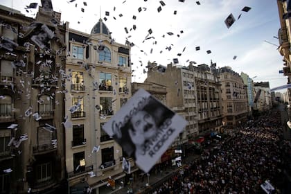 Adiós a Raúl Alfonsín en las calles porteñas, otoño de 2009, por Natacha Pisarenko