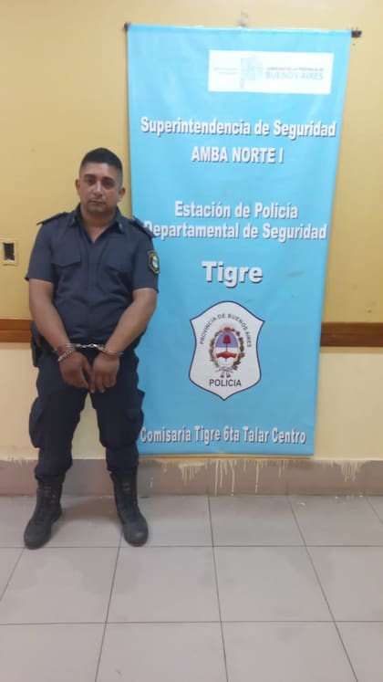 El oficial subayudante Marcelo Ezequiel Bogado, de la subcomisaría del Barrio Rojas, de Tigre, tras ser golpeado por familiares de una chica que fue a denunciar un hecho de violencia de género y terminó siendo acosada