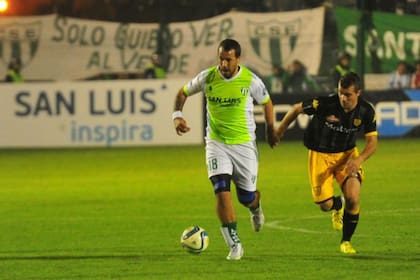 El Ogro Fabbiani volvió a jugar en la derrota de Estudiantes ante Santamarina