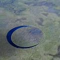 La isla circular que se mueve sola y genera curiosidad
