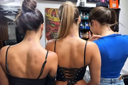 El ojo que todo lo ve, presente en la piel de las tres amigas de Gran Hermano, Julieta, Romina y Daniela