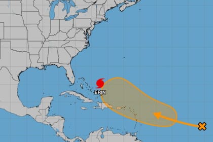 El oleaje generado por Erin será extremadamente peligroso, con olas de entre 10 y 20 pies (tres y seis metros) que golpearán la costa