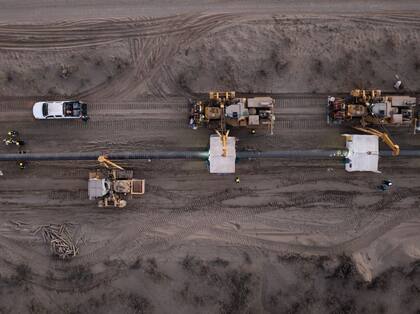 El oleoducto permitirá transportar 180.000 barriles diarios en la primera etapa, a finales de 2026