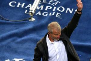 El oligarca ruso Roman Abramovich, dueño del Chelsea FC y de varias propiedades en Londres, también fue sancionado por el gobierno británico