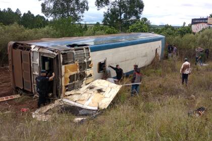 El ómnibus en el que viajaban pertenecía a la empresa forestal San Francisco, de la zona de Gobernador Virasoro, provincia de Corrientes