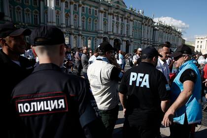 El operativo conjunto entre efectivos rusos y argentinos en San Petersburgo, durante Rusia 2018