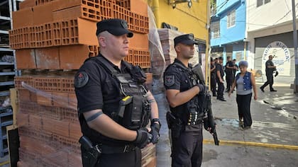 El operativo de la Ciudad busca frenar la expansión estructural de riesgo en la zona