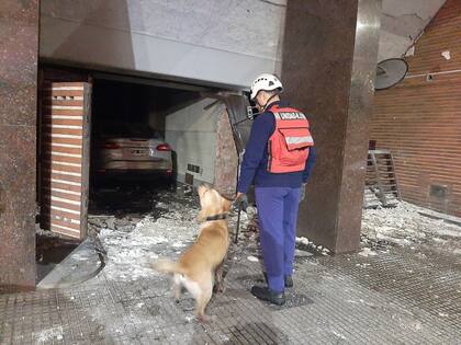 El operativo de los efectivos de Bomberos y Policía de la Ciudad.