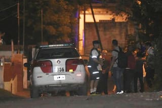 Un hombre mató a su expareja frente a su beba y otro a su mujer con un hacha