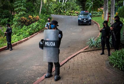 El operativo policial frente a la casa de Cristiana Chamorro, en Managua 