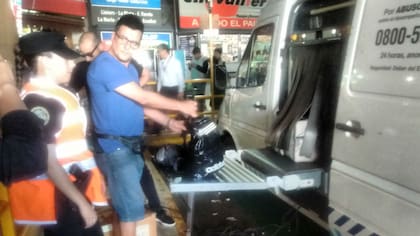 El operativo sorpresa en la terminal de micros de Liniers