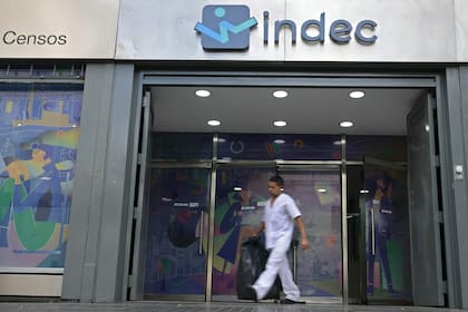 El organismo estadístico nacional difundió el nuevo índice de precios al consumidor con un fuerte impacto en los servicios regulados.