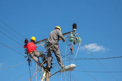 El organismo regulador presentó una iniciativa que afectaría directamente a Pacific Gas & Electric, Southern California Edison y San Diego Gas & Electric