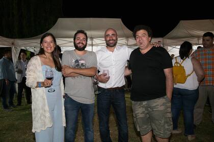 El organizador de todo: Alejandro Vigil (en la punta, a la derecha)