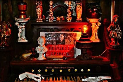 El órgano encantado aterró a sus dueños porque sonaba solo en lo profundo de la noche