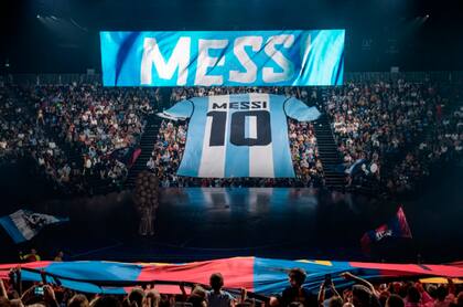 "El orgullo de Messi 10 es que estás inspirando a un montón de personas", dijo Diego Sáenz, director general de PopArt Music Argentina