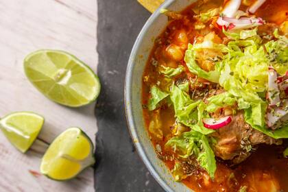 El origen del pozole es ancestral, aunque la versión actual es resultado del mestizaje (Pexels/Gonzalo Guzmán García)