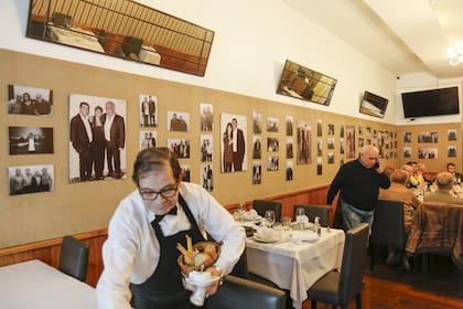 El origen futbolero de La Raya estuvo marcado por su primera locación, en Rivadavia y Charlone, Avellaneda