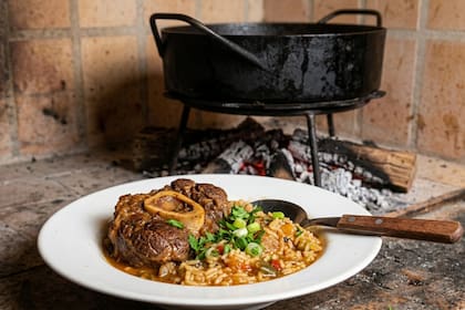 El osobuco al disco comúnmente se realiza en el ámbito rural, pero vos podés hacerlo en tu casa con alimentos que siempre disponés en la alacena