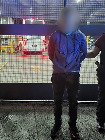 El otro joven detenido y que también tenía antecedentes