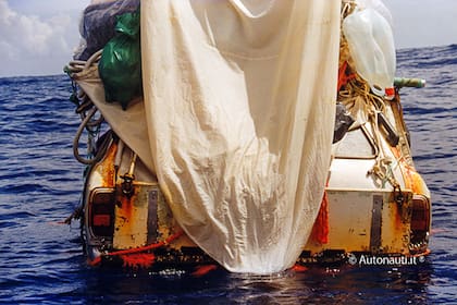 El óxido se apoderó de la carrocería tras cuatro meses en el agua