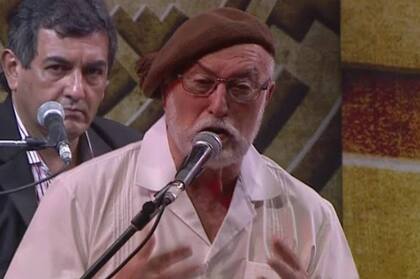 El padre correntino Julián Zini se presentó en el Festival de Cosquín en 2016