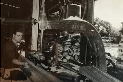 El padre de Jorge en pleno trabajo, allá por los años 70.