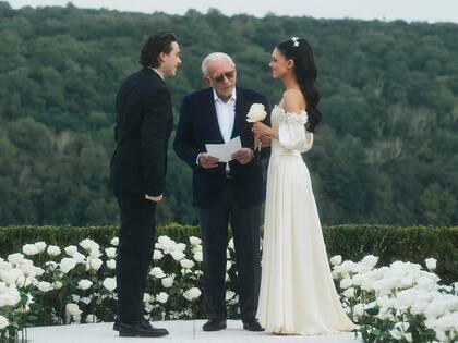 El padre de la influencer ofició la boda