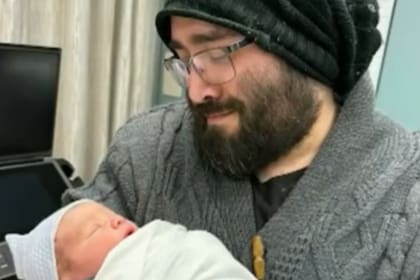 El padre definió el nacimiento como un “milagro de Navidad” y el mejor regalo inesperado