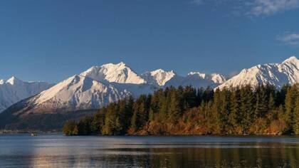 El pago se hace a los residentes de Alaska que han vivido en el estado durante un año calendario completo