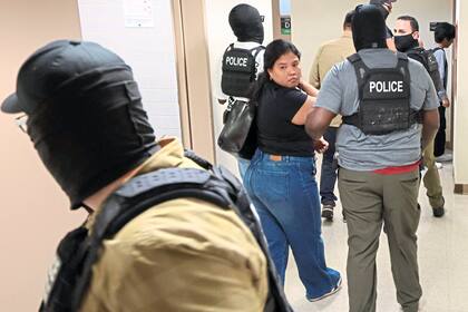 El País aseguró que estas detenciones del ICE afectan a la confianza de la comunidad