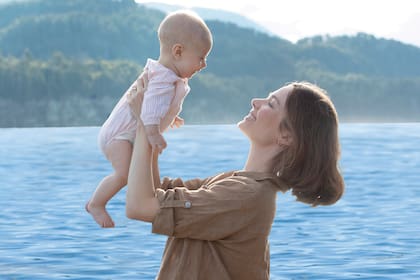 El paisaje patagónico es el marco perfecto para unas fotos espectaculares de madre e hijo, entre mimos y sonrisas cómplices