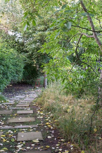 El paisajismo naturalista incorpora las estaciones y los cambios en el jardín como parte de una dinámica natural