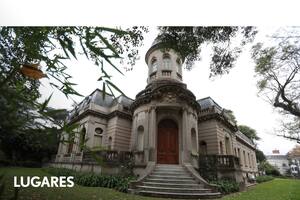 El palacio data de fines del siglo XIX y se mantiene bastante original excepto por un cambio de estilo.