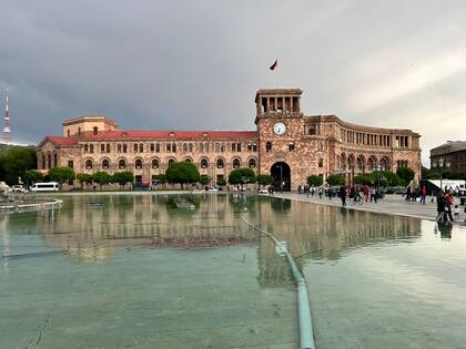 El Palacio de Gobierno en la Plaza de la República, en el centro de Ereván