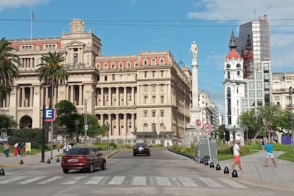 El Palacio de Tribunales, el Mirador Massue y la estatua de Lavalle, tres elementos que son inseparables del paisaje de esa zona del barrio porteño de San Nicolás