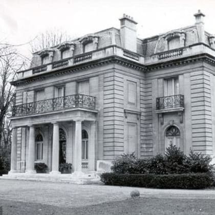 El palacio, donde los Windsor solían celebrar grandes fiestas y recibir a célebres amigos, se convirtió en una prisión